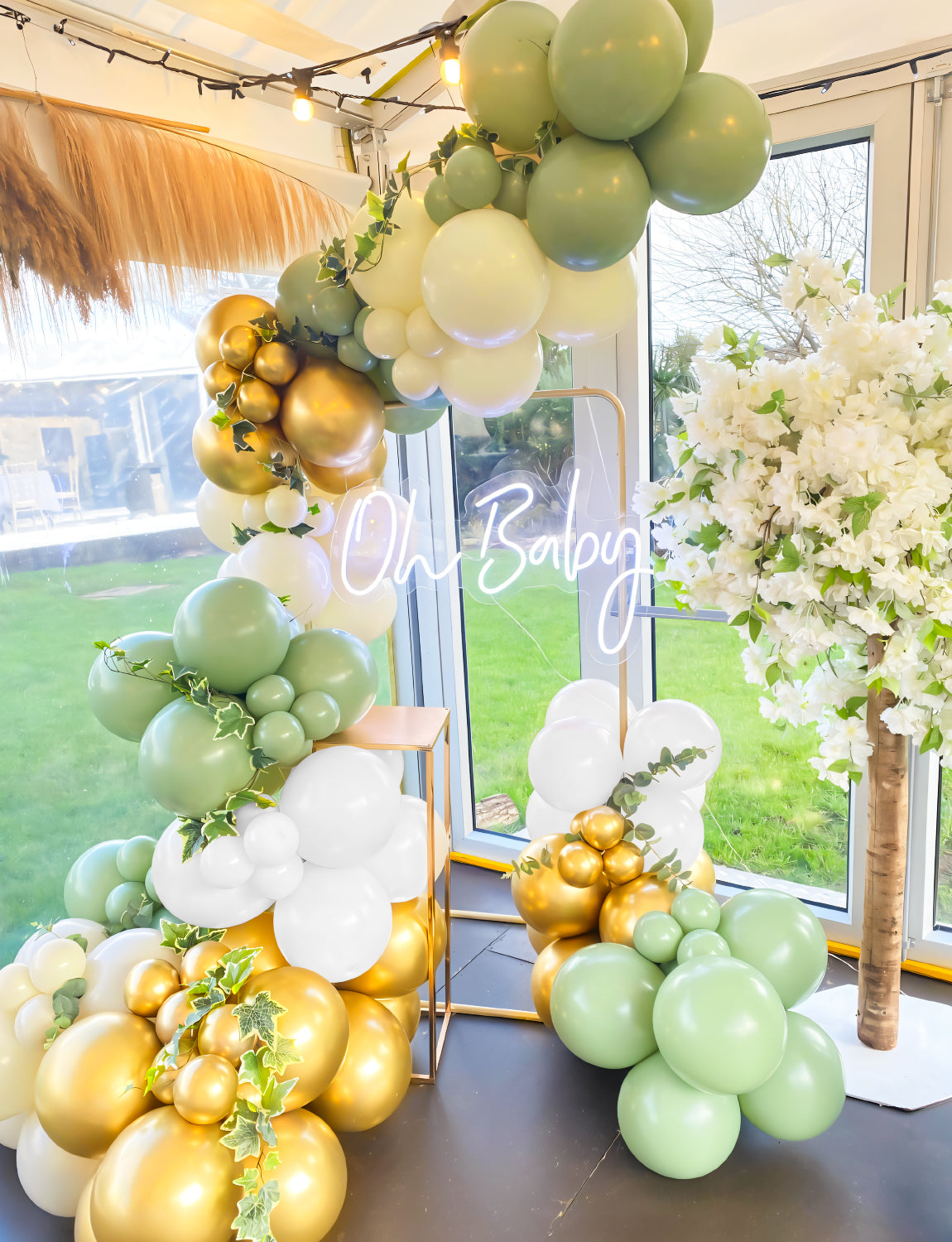 Sage Green Balloon Garland Arch Kit,136Pcs Latex Balloons Green and White Balloons Metallic Gold Confetti Balloons Different Sizes 18 10 5 Inch for Birthday Baby Shower Jungle Safari Party Decorations