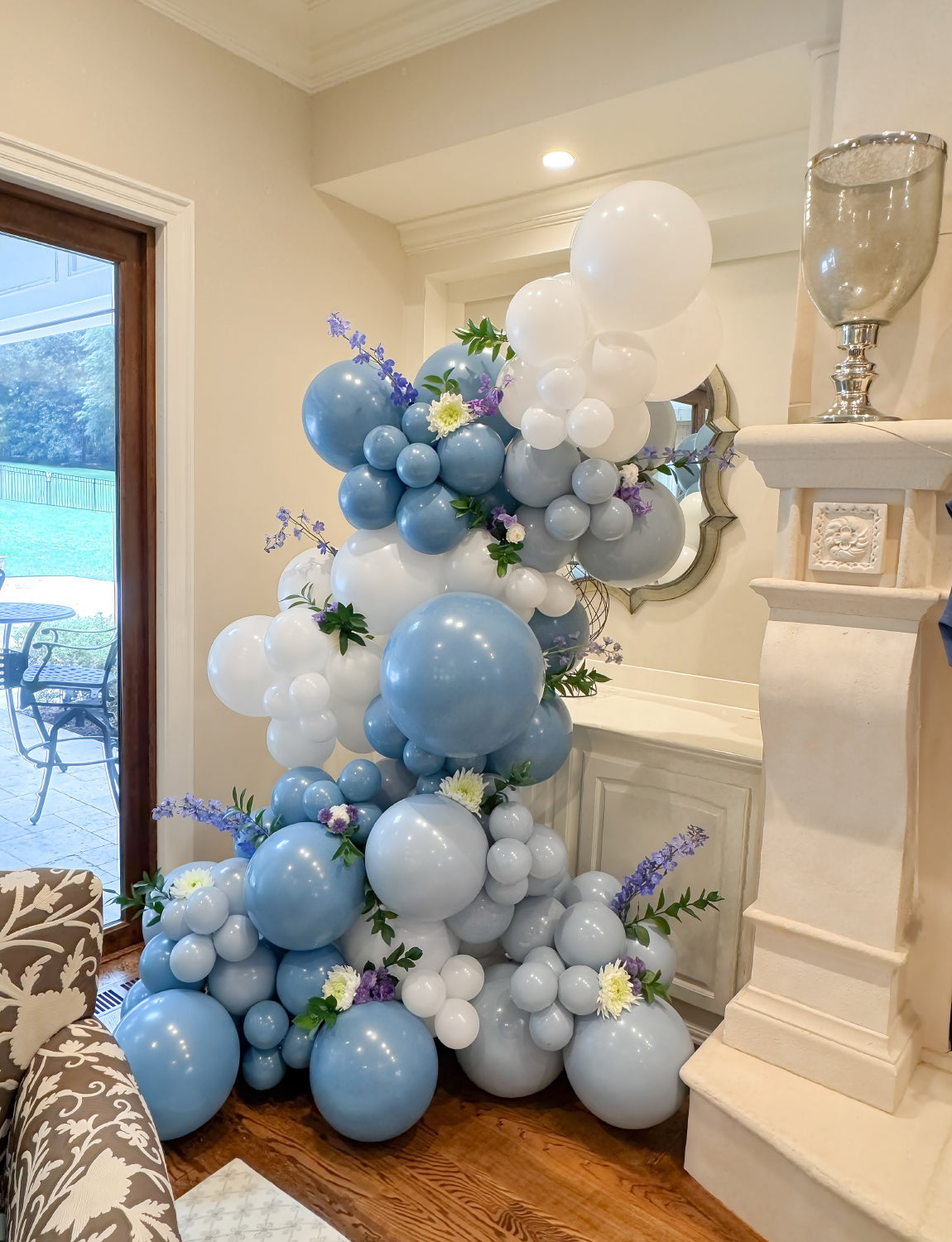Adeyoo Dusty Baby Blue Balloon Arch Kit Garland - Blue and White Balloon Arch 138Pcs Multi-Size Slate Fog White Clear Latex Balloons for Baby Shower Christening Birthday Gender Reveal Party Decoration
