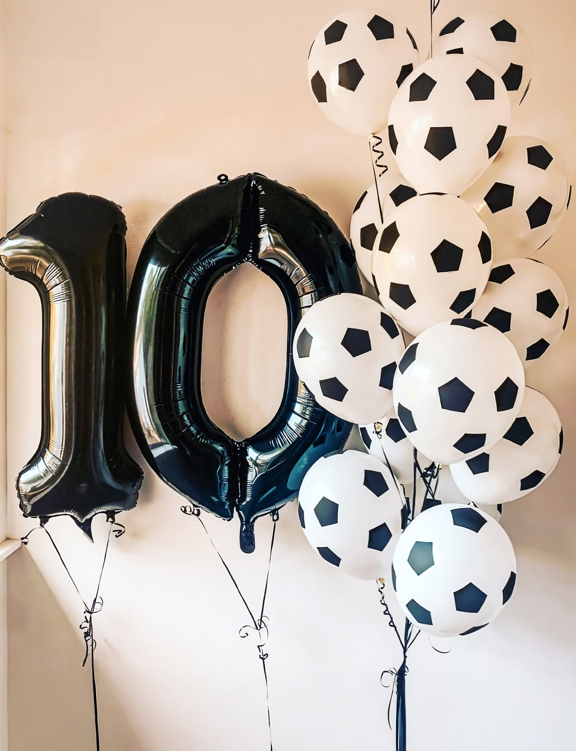 Adeyoo 50Pcs Football Balloons - 12 Inch Black and White Soccer Latex Balloons Bright Party Balloon for Football Sport Theme World Cup Birthday Party Decorations