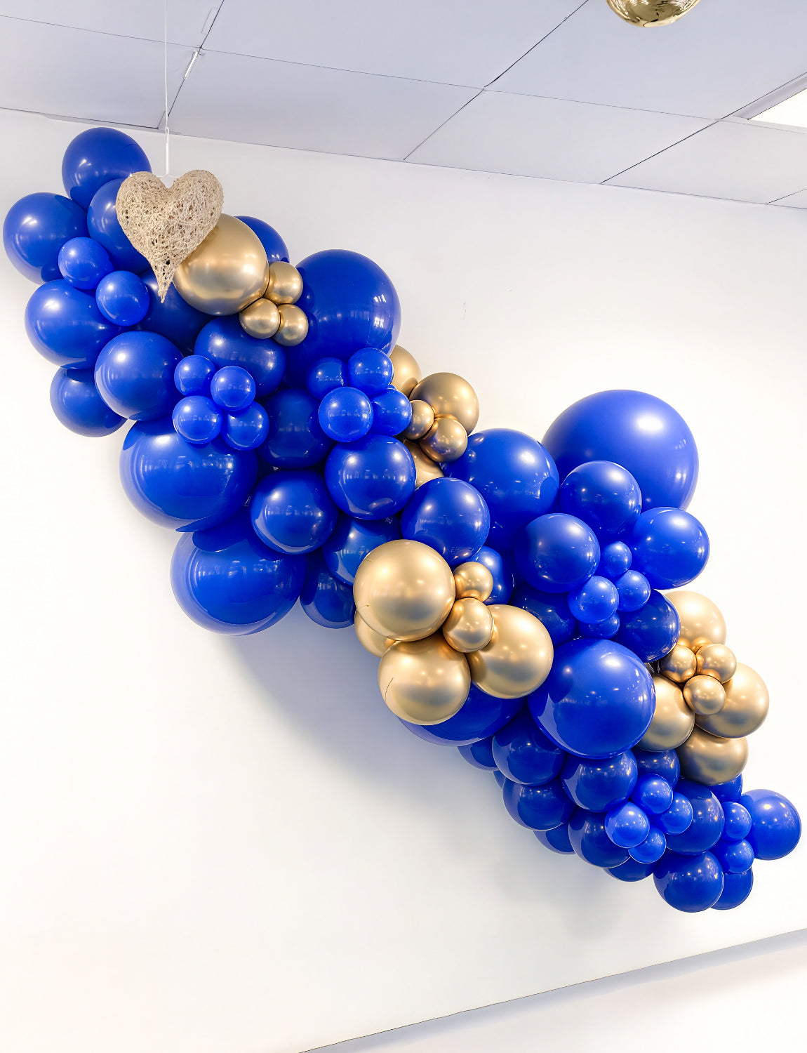 Adeyoo Royal Blue Balloons - 12 Inch Royal Blue Balloons 50 Pcs Round Latex Balloon Party Balloon for Birthday Baby Shower Wedding Anniversary Party Decorations, Photo Backdrop Supplies