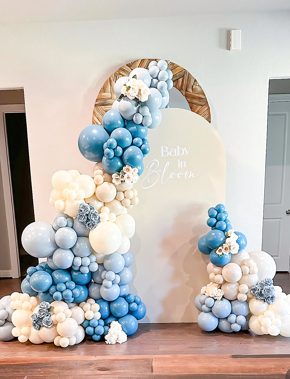 Adeyoo Dusty Blue Balloon Garland Arch Kit, 132Pcs Baby Blue Balloon Arch with Dusty Blue, Baby Blue, White Balloons Latex Balloons for Baby Shower Boy Birthday Gender Reveal Party Decorations