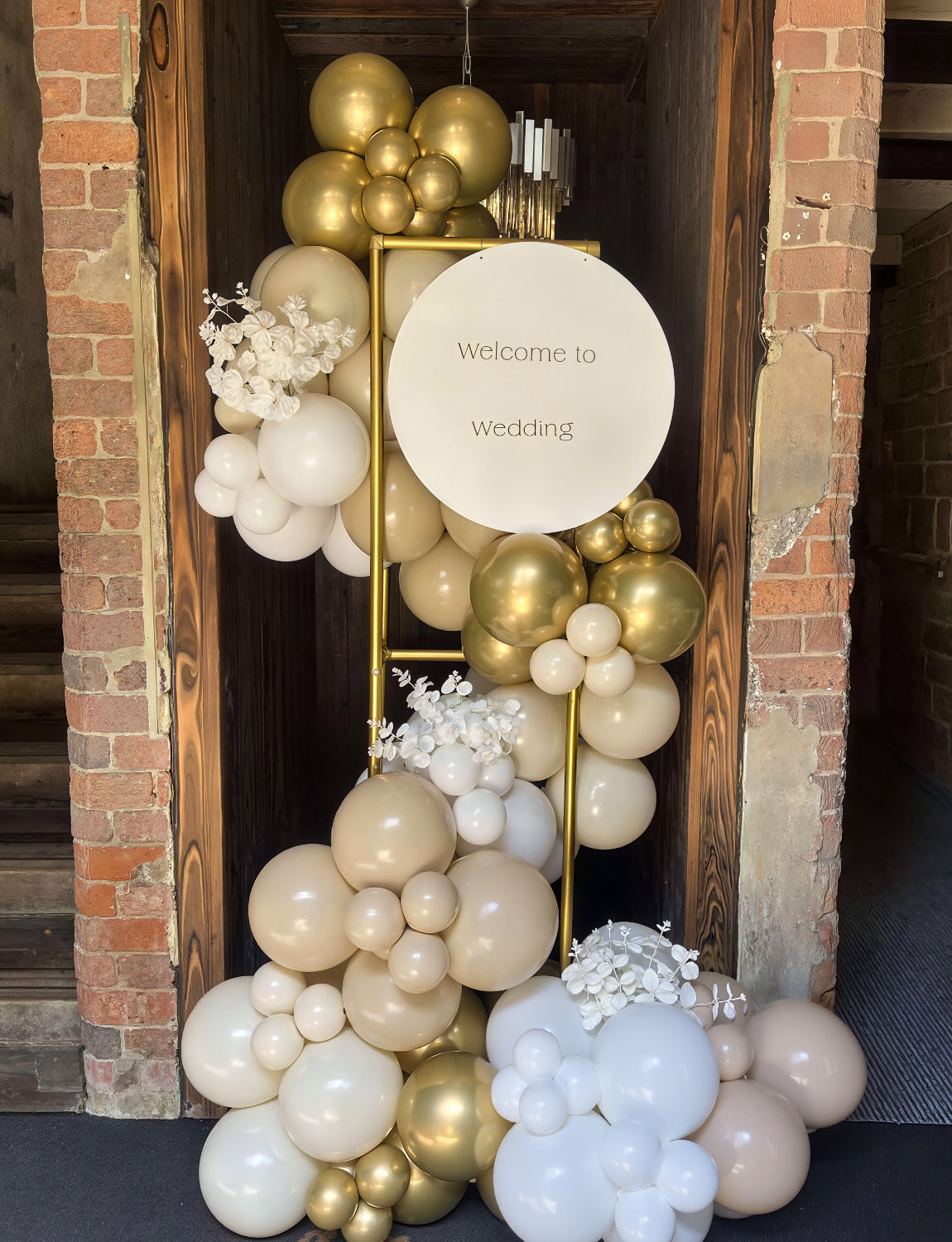 Adeyoo White Gold Balloon Arch Kit Garland - 153Pcs Beige Balloon Arch White and Gold Balloons with Cream Latex Balloons for Birthday Baby Shower Boho Wedding Engagement Gender Reveal Party Decoration