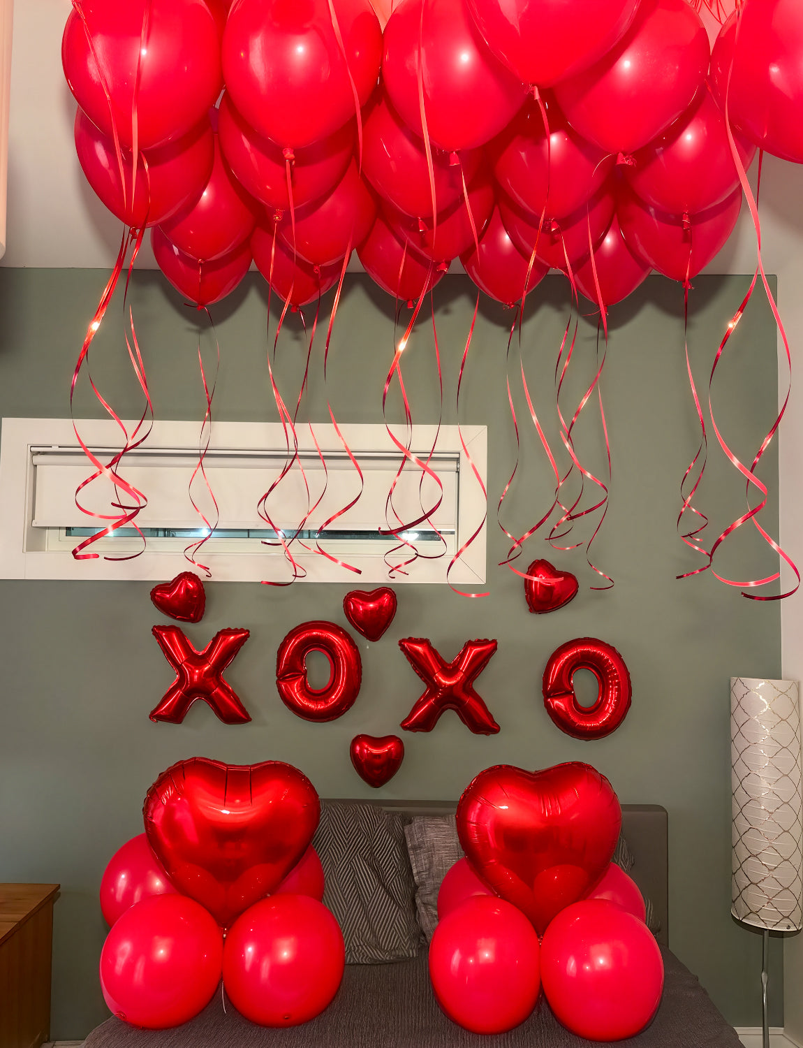 Adeyoo Red Balloons - 12 Inch Red Latex Balloons Round Latex Balloon with Ribbons, Shiny Party Balloon for Birthday Wedding Anniversary Engagement Party Decorations, Photo Backdrop Supplies