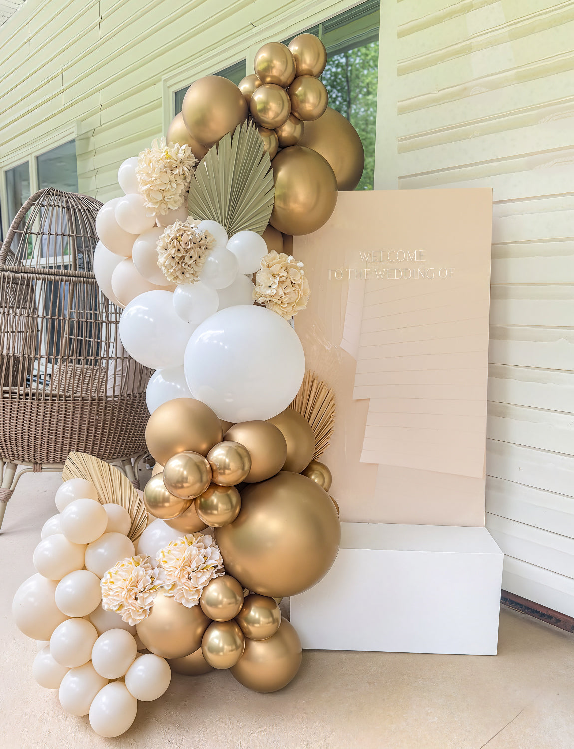 Adeyoo White Gold Balloon Arch Kit Garland - 153Pcs Beige Balloon Arch White and Gold Balloons with Cream Latex Balloons for Birthday Baby Shower Boho Wedding Engagement Gender Reveal Party Decoration