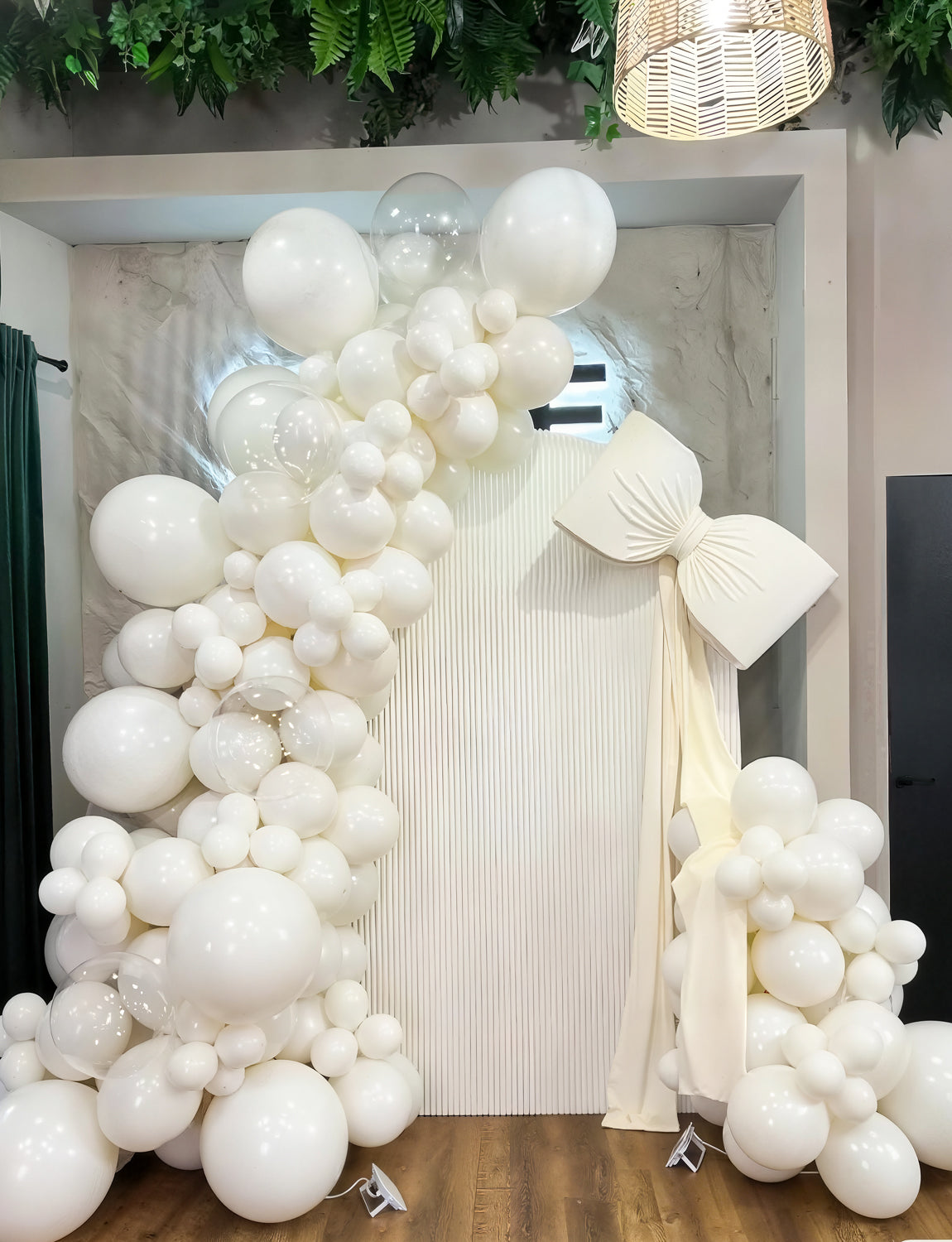 Adeyoo White Balloons Latex Party Balloons - 12 Inch White Balloon Round Party Balloon for Birthday Wedding Baby Shower Birthday Anniversary Bachelorette Party Decorations, Photo Backdrop Supplies