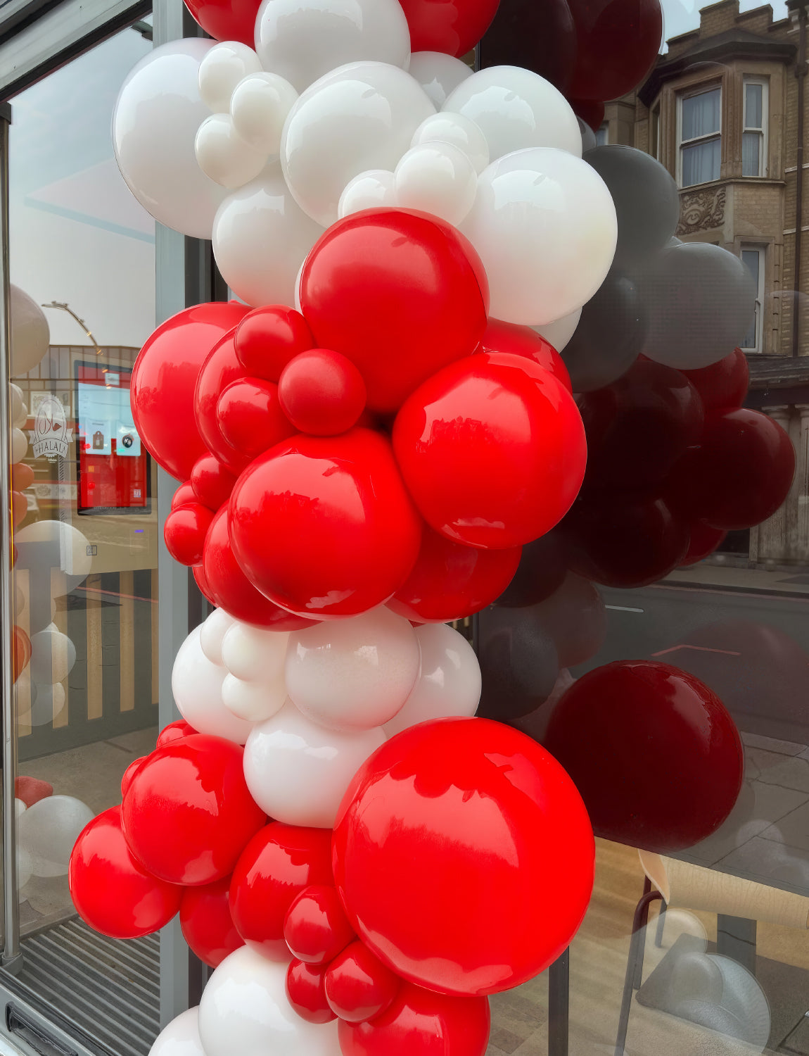 Adeyoo Red and White Balloons - 12 Inch Red White Confetti Latex Balloons Thickened Party Balloon for Wedding Birthday Christmas Anniversary Engagement Baby Shower Valentine's Day Party Decorations