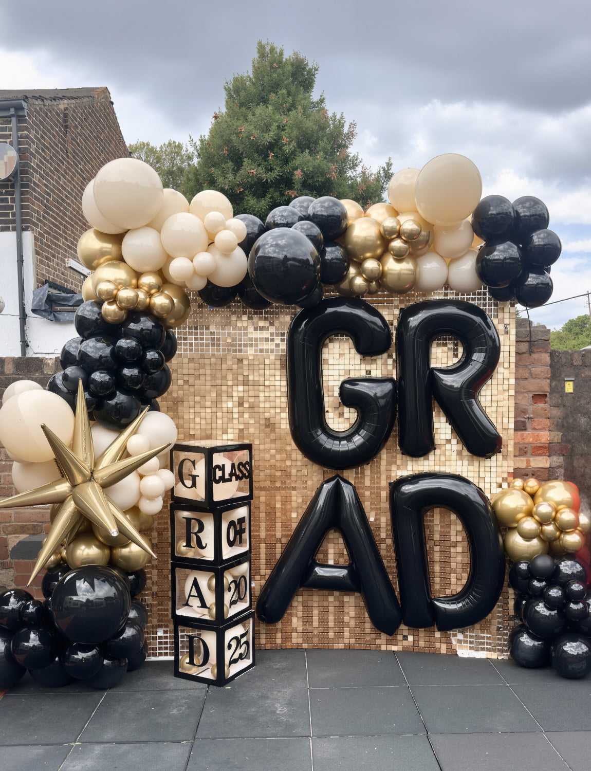 Adeyoo Black Gold White Balloon Arch Kit Garland - 125 Pcs Black and Gold Balloon Arch with Star Balloons Metallic Champagne White Balloons for Birthday Wedding Baby Showers Boho Party Decorations