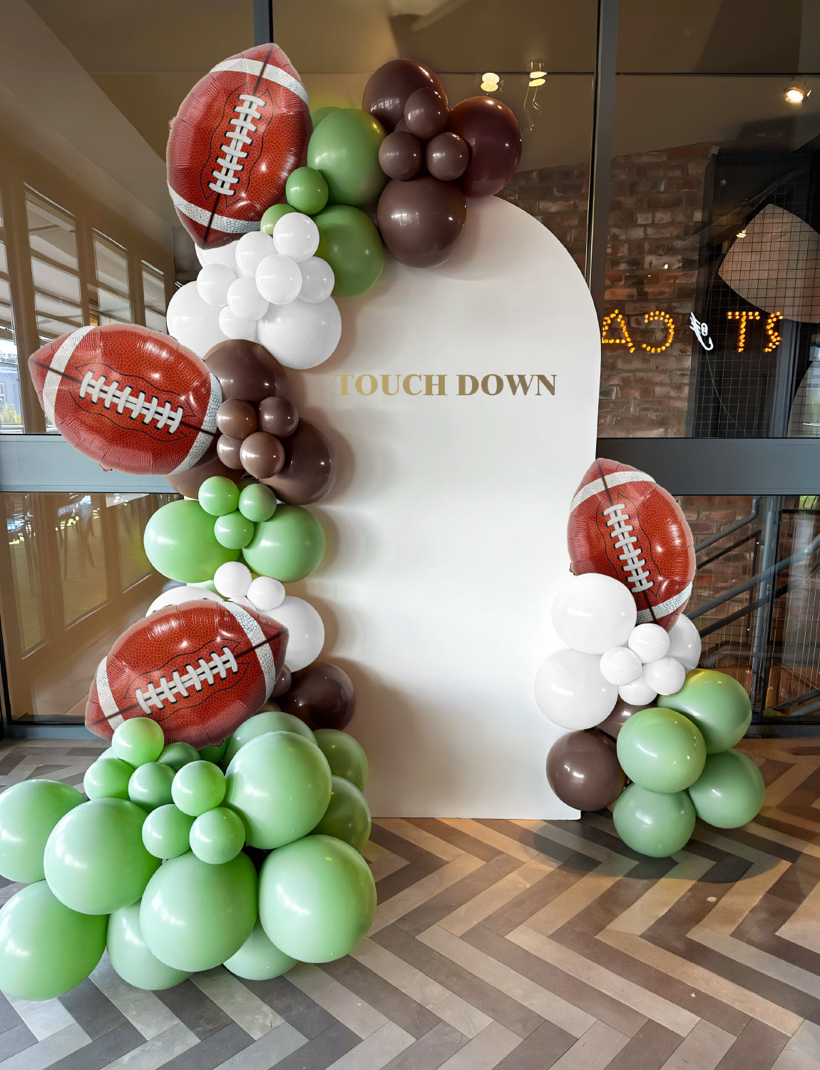 Adeyoo Football Balloon Garland Arch Kit, 130Pcs Green and Brown Balloons Big Football Foil Balloons Sage Green White Balloons Sports Balloons for Touch Down Rugby Birthday Football Party Decorations