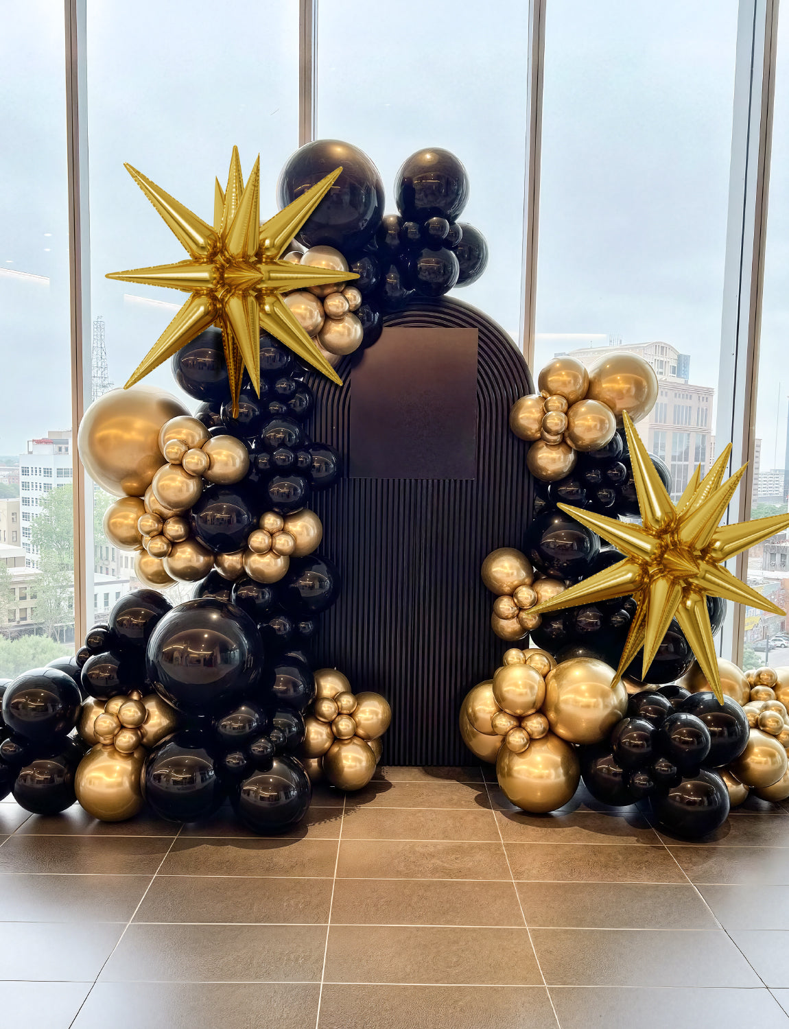 Adeyoo Black and Gold Balloon Arch Garland Kit - Black and Gold Balloons with Explosion Star Foil Balloon 18/10/5Inch Glitter Latex Balloons for Birthday Retirement Wedding Prom Party Decorations