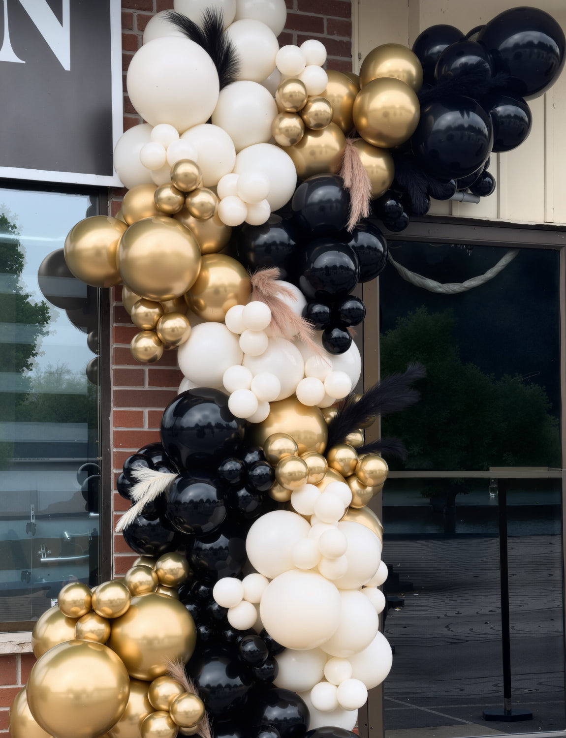Adeyoo Black Gold White Balloon Arch Kit Garland - 125 Pcs Black and Gold Balloon Arch with Star Balloons Metallic Champagne White Balloons for Birthday Wedding Baby Showers Boho Party Decorations