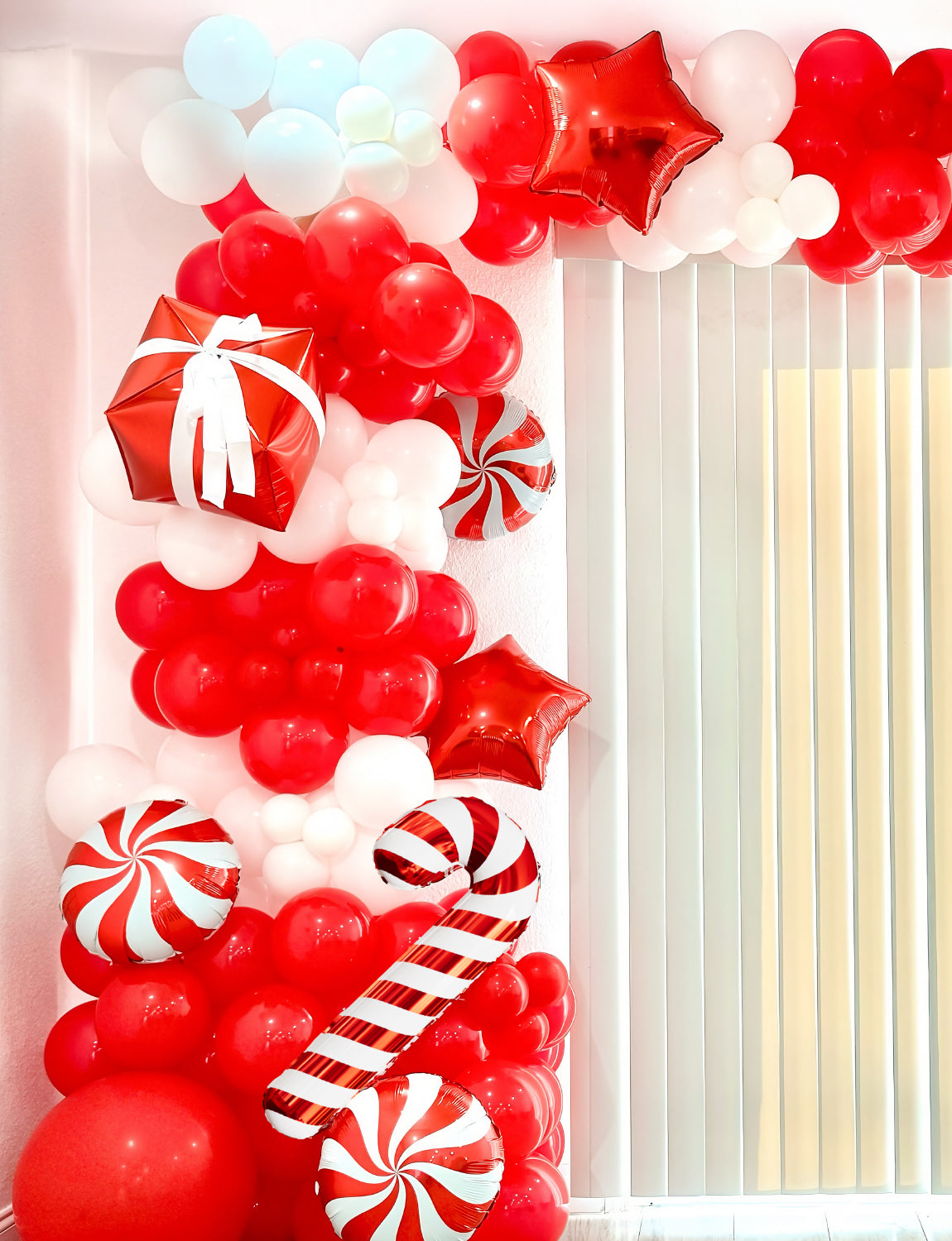 Adeyoo Christmas Balloons Arch Kit Garland - Red and White Balloons with Star Candy Cane Balloon, Merry Christmas Banner, Xmas Balloon for Xmas Party Decorations