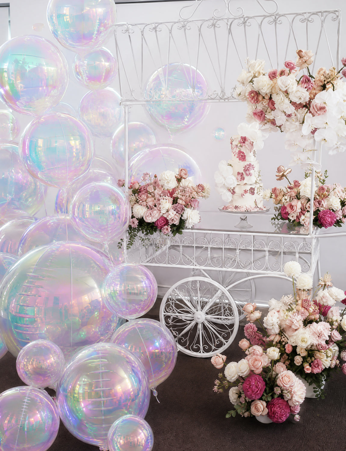 Iridescent Round Foil Balloons, 22" 15" 10" 4D Bubble Clear Balloons 14 Pcs Giant Holographic Party Balloons, Different Sizes Foil Balloons for Birthday Wedding Mermaid Rainbow Party Decorations