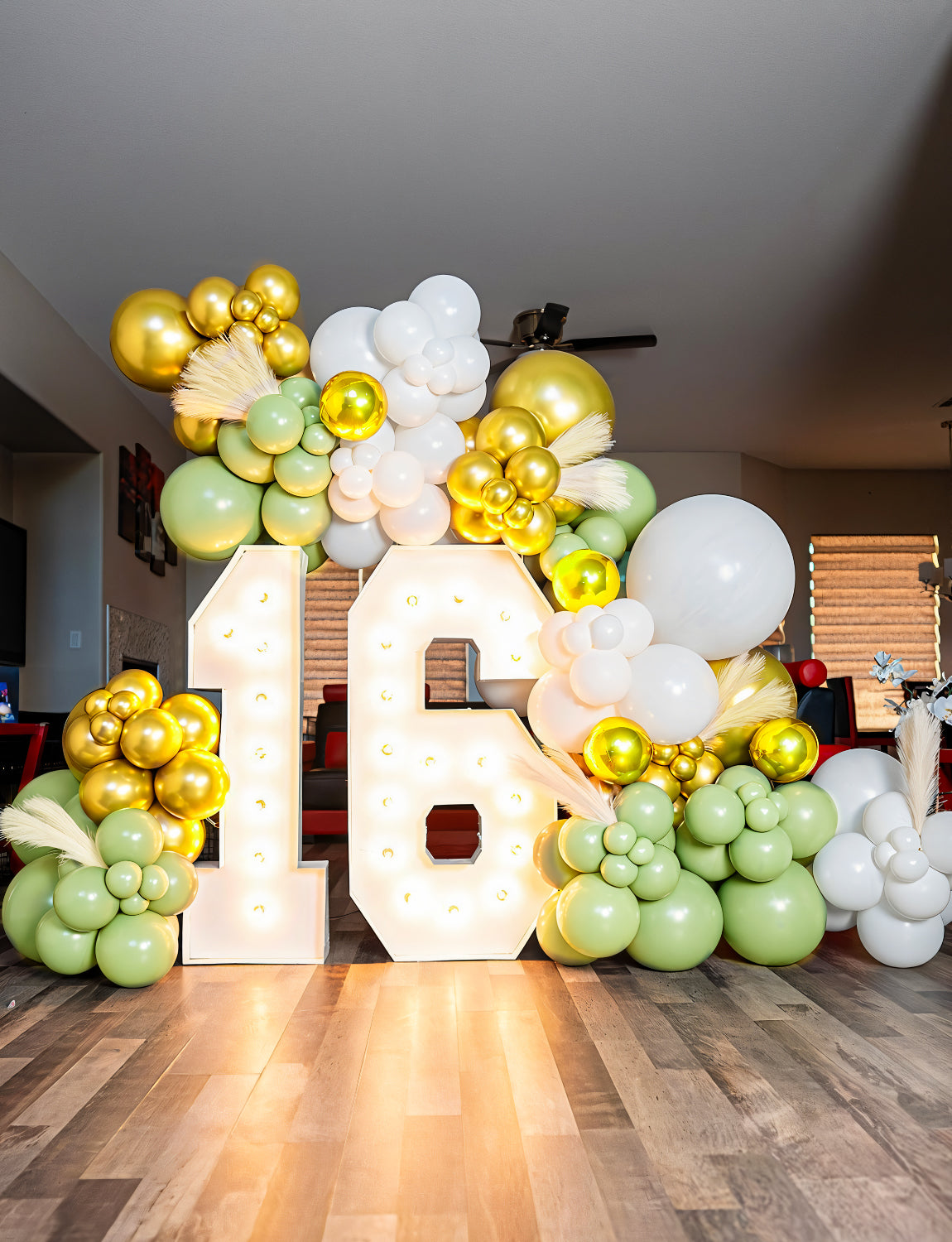 Sage Green Balloon Garland Arch Kit,136Pcs Latex Balloons Green and White Balloons Metallic Gold Confetti Balloons Different Sizes 18 10 5 Inch for Birthday Baby Shower Jungle Safari Party Decorations