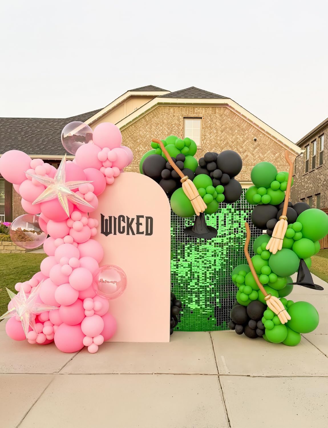 Adeyoo Pink and Green Balloon Garland Arch Kit - Wicked Balloon Arch with Foil Fringe Curtains, Witch Hat Balloons Crown Star Broom Balloons for Princess Wicked Birthday Fairy Wonderlad Party Supplies