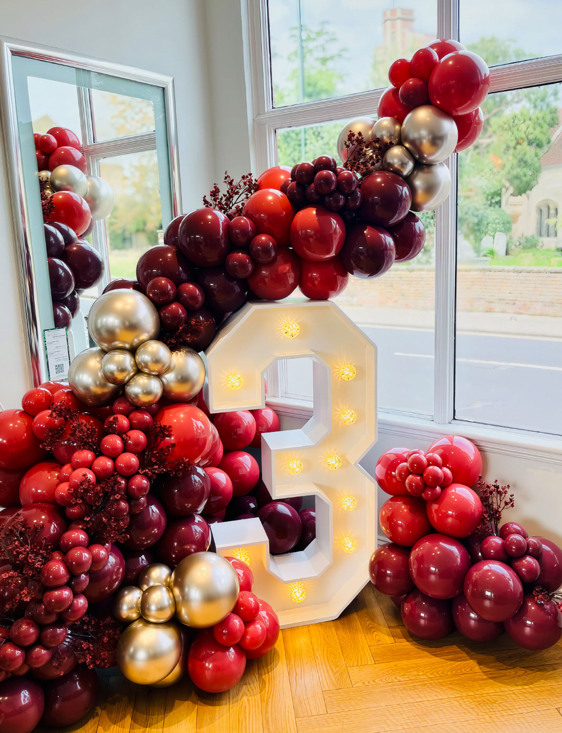 Adeyoo Burgundy Balloons Arch Kit Garland - 128 Pcs Wine Red Balloon Arch with Maroon White Balloon Glitter Gold Latex Balloons for Ruby Wedding Anniversary Birthday Prom Party Decorations