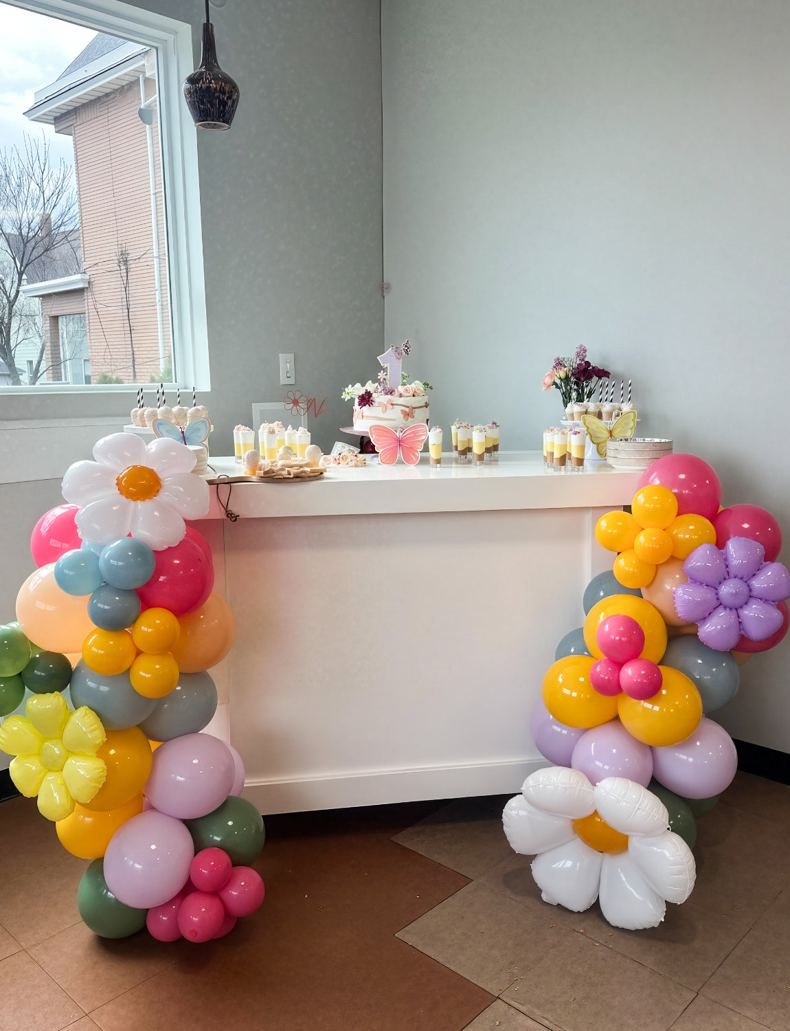 Daisy Balloons Arch Kit Garland - 152Pcs Pastel Balloon Arch with Daisy Foil Balloon, Colourful Fairy Balloons for Birthday Spring Baby Shower Wedding Easter Theme Party Decorations