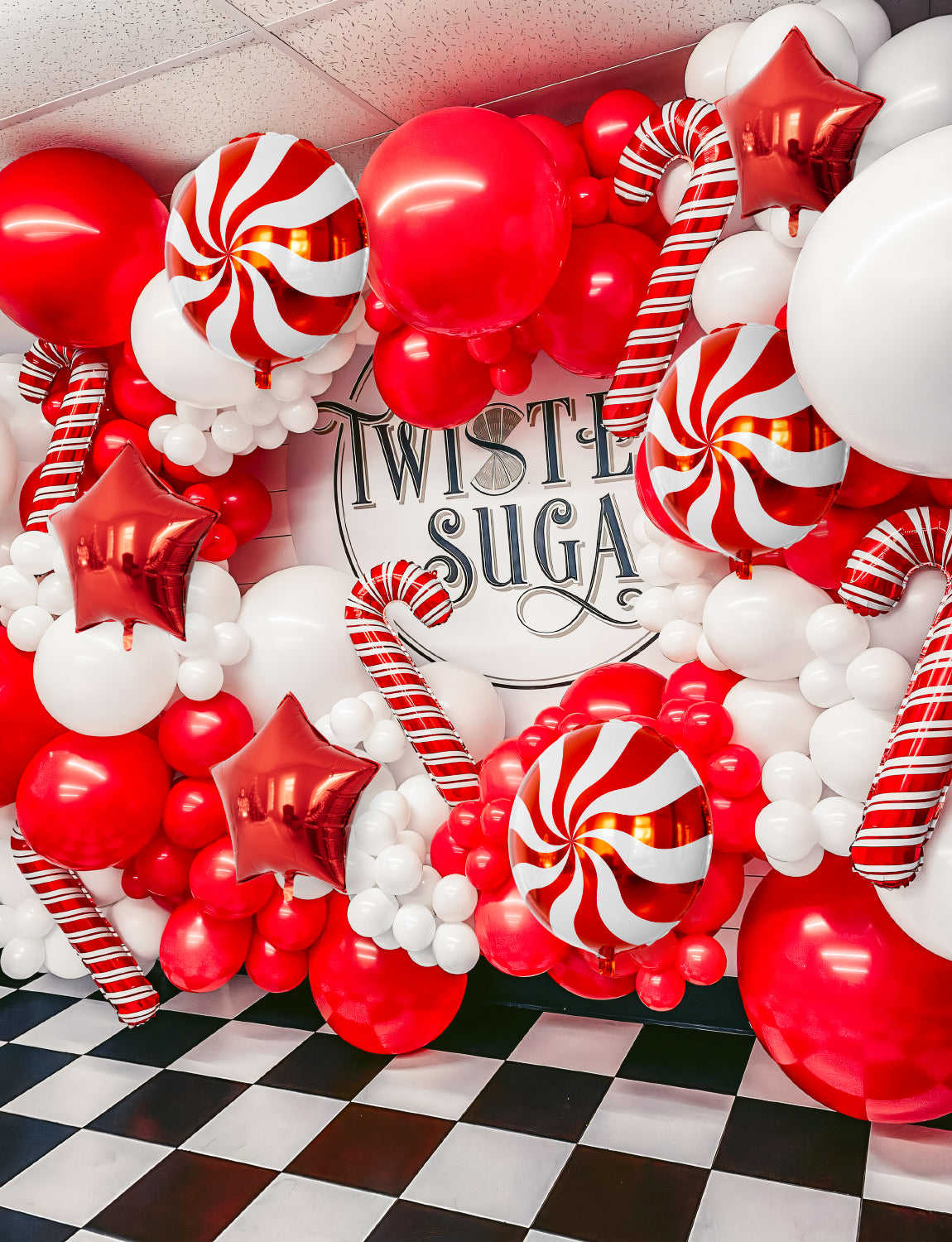 Christmas Balloon Garland Arch Kit,125PCS Red White Xmas Balloons with Red Star Balloons Candy Cane Balloons Gift Box Balloons Big Foil Balloons for New Year Merry Christmas Party Decorations