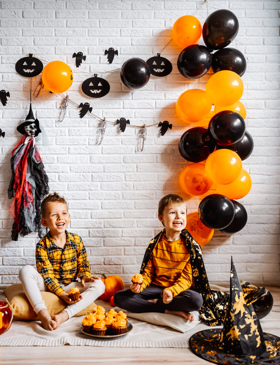 Adeyoo Halloween Balloons Orange and Black Balloons Set,60 Pcs 12inch Latex Balloons Orange Black White Confetti Balloons for Birthday Halloween Trick or Treat Party Spooky Ghost Party Decoration