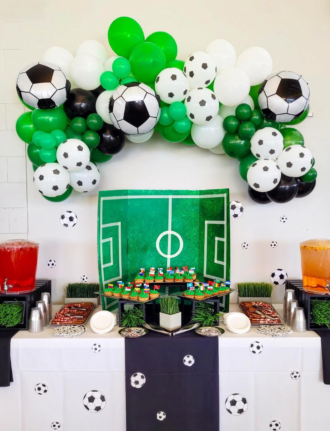 Adeyoo 50Pcs Football Balloons - 12 Inch Black and White Soccer Latex Balloons Bright Party Balloon for Football Sport Theme World Cup Birthday Party Decorations