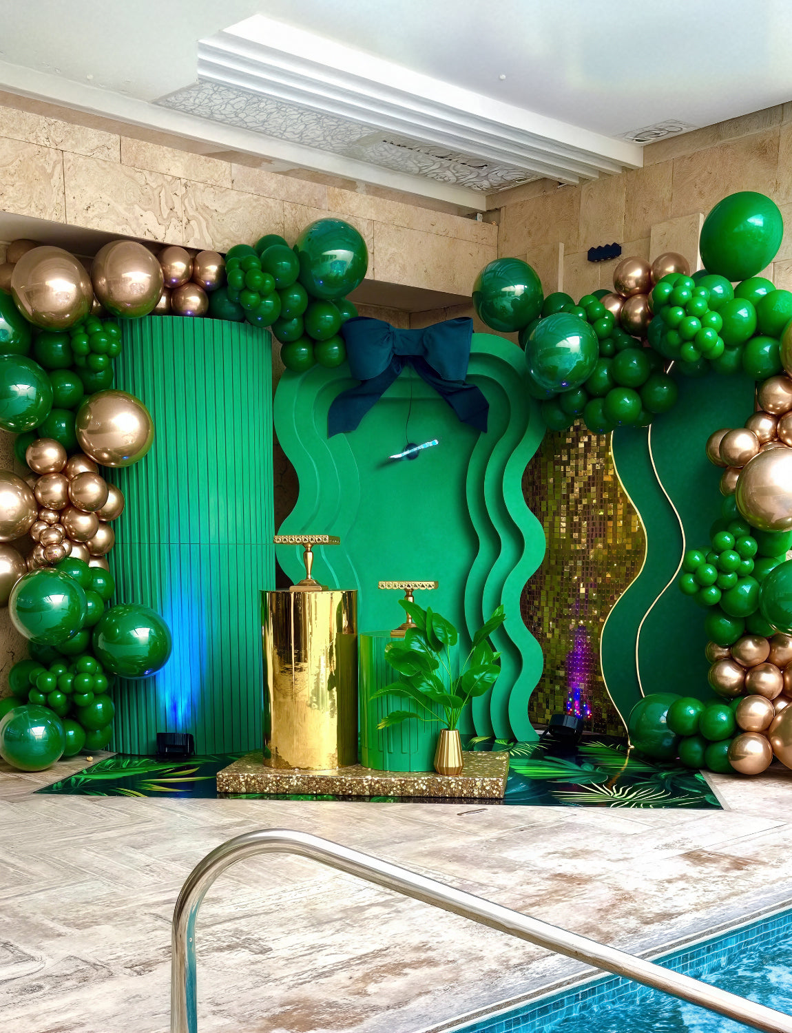 Adeyoo Dark Green Balloons - Forest Green Balloons 12 Inch Round Latex Balloon with Ribbons Shiny Party Balloon for Birthday Football Baby Shower Jungle Safaril Theme Party Decorations, 50Pcs