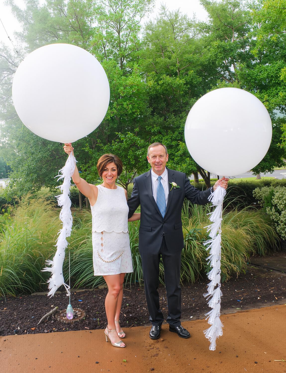 Adeyoo 36 Inch White Balloons - Giant Balloons Jumbo White Latex Balloon Extra Large Round Balloon for Wedding Bridal Birthday Bachelorette Party Decorations (4Pcs), Photo Shoot