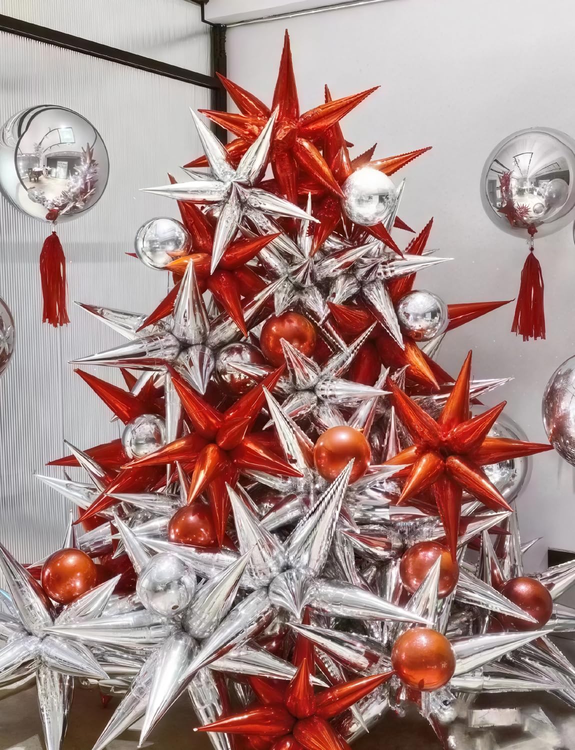 Adeyoo Star Balloons - Red Star Balloons 8 Pcs Foil Explosion Balloon Large One-Piece 14-pointed Starburst Balloon for Birthday Anniversary Wedding Christmas Party Decorations, Photo Backdrop