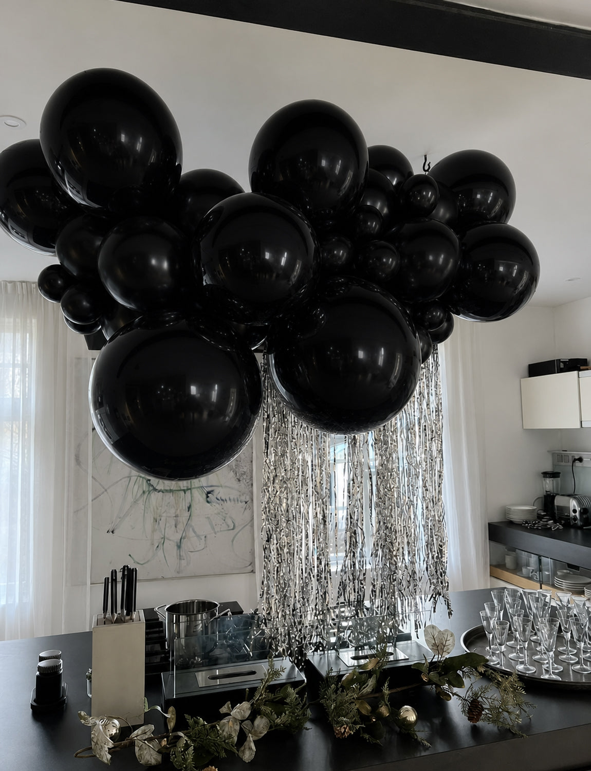 18 Inch Black Balloons, 24 Pcs Large Black Latex Balloon with Ribbon Giant Black Balloons for Birthday Decorations, Party Balloons for Halloween Wedding Anniversary Graduation Party Supplies