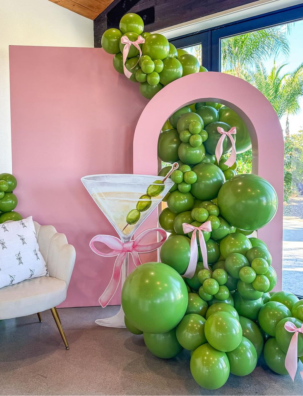 18Inch Green Balloons, 24 Pcs Green Latex Balloon for Birthday Decor Large Birthday Balloons for Green Birthday Decorations, Party Balloons for Jungle Christmas Wedding Anniversary Graduation