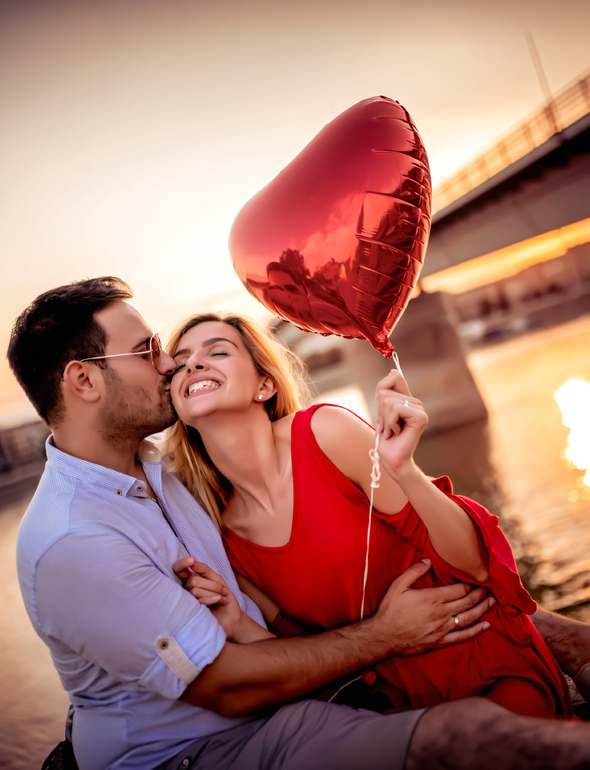 Adeyoo I Love You Balloons Decorations for Her Him - 18 Inch Heart Balloons with Rose Petals, Red Valentines Foil Balloon for Romantic Valentines Wedding Anniversary Proposal Engagement Party Supplies
