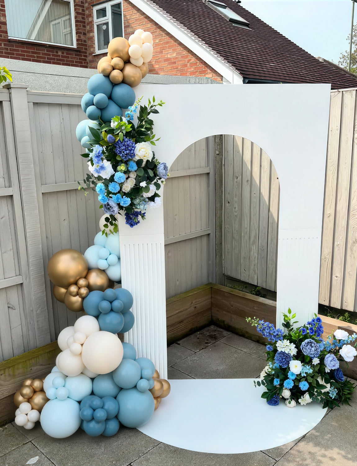 Adeyoo Dusty Blue Balloon Arch Kit Garland - 134Pcs Baby Blue Balloon Arch Kit with Sand White and Gold Balloons Dusty Blue Balloons for Baby Shower Christening Bridal Shower Birthday Party Decoration
