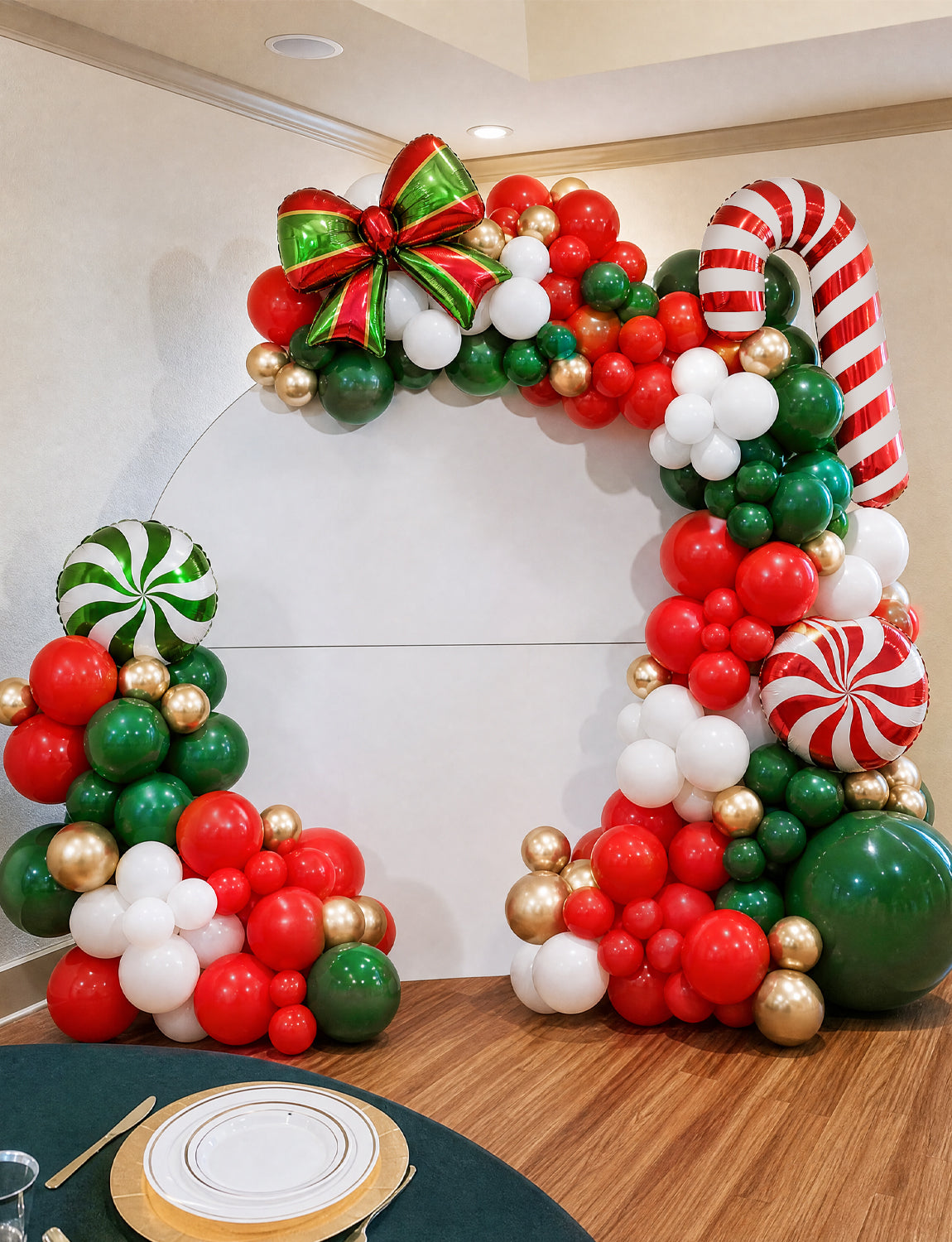 Christmas Balloon Garland Arch Kit, Red Green Gold Christmas Balloon 131 Pcs Red Green White Gold Latex Balloons with Christmas Bow, Candy Cane Foil Balloons for Christmas New Year Party Decor