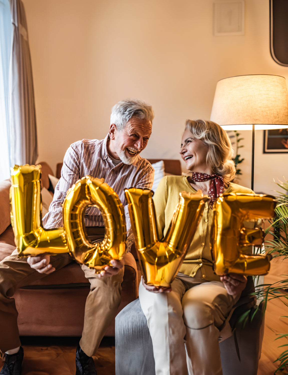 Adeyoo Gold I Love You Balloons Decorations - Red Heart Foil Balloons with Rose Petals, 18 Inch Valentines Balloon for Romantic Valentines Wedding Anniversary Proposal Engagement Party Decorations