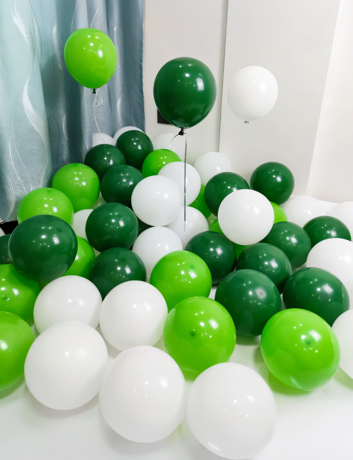 Adeyoo Green and White Balloons, 60 Pcs 12 inch Dark Green Balloons White Party Balloon Natural Latex Balloon for Jungle Safari Birthday Baby Shower Party Decorations
