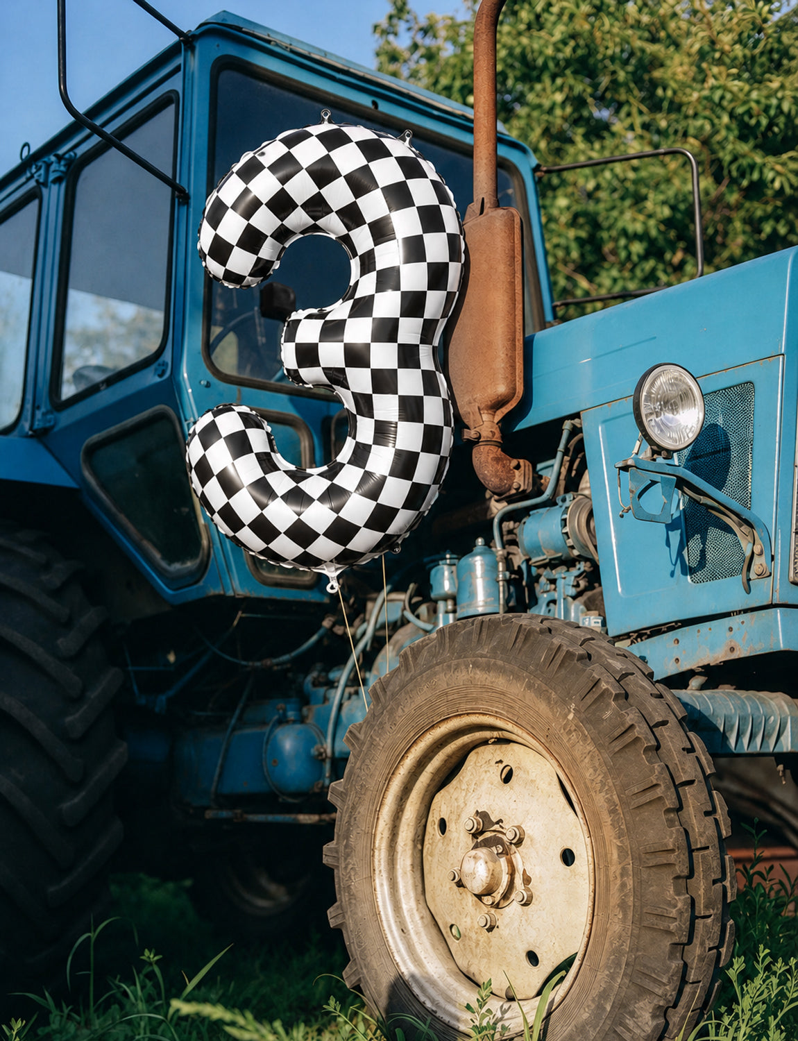 40 Inch Checkered Number 3 Balloon for Racing Birthday Decorations Large Number 3 Balloon, Black and White Foil Balloon for Birthday, Baby Shower, Race Car and Checkered Flag Party Decorations