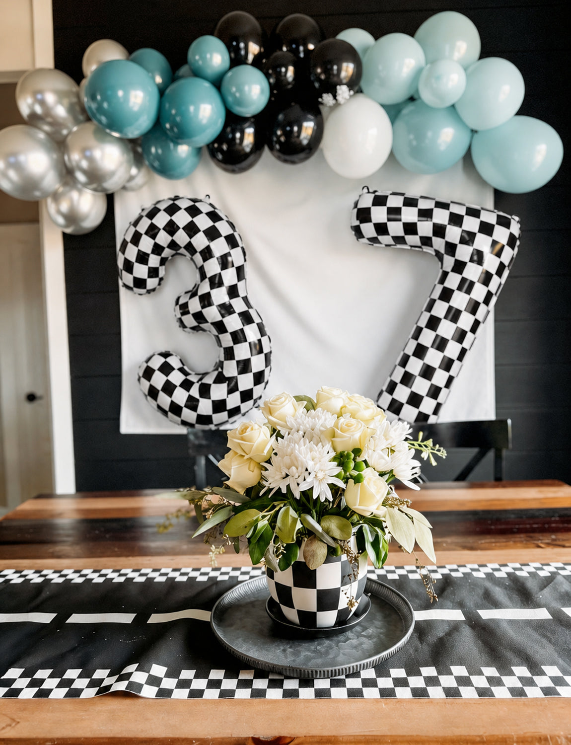 40 Inch Checkered Number 7 Balloon for Racing Birthday Decorations Large Number 7 Balloon, Black and White Foil Balloon for Birthday, Baby Shower, Race Car and Checkered Flag Party Decorations