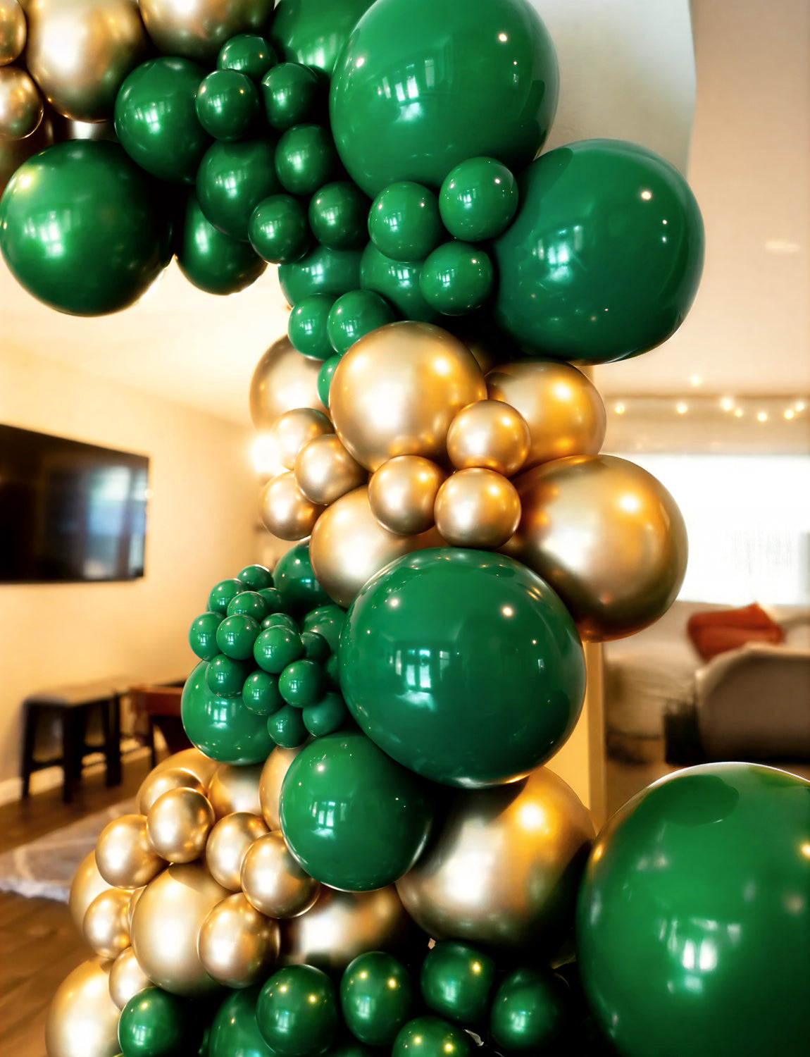 Green and Gold Balloon Arch Kit Garland - Green and Gold Balloons With Explosion Star Balloons Latex Confetti Balloon for St. Patrick's Day Birthday Safari Jungle Baby Shower Party Decorations