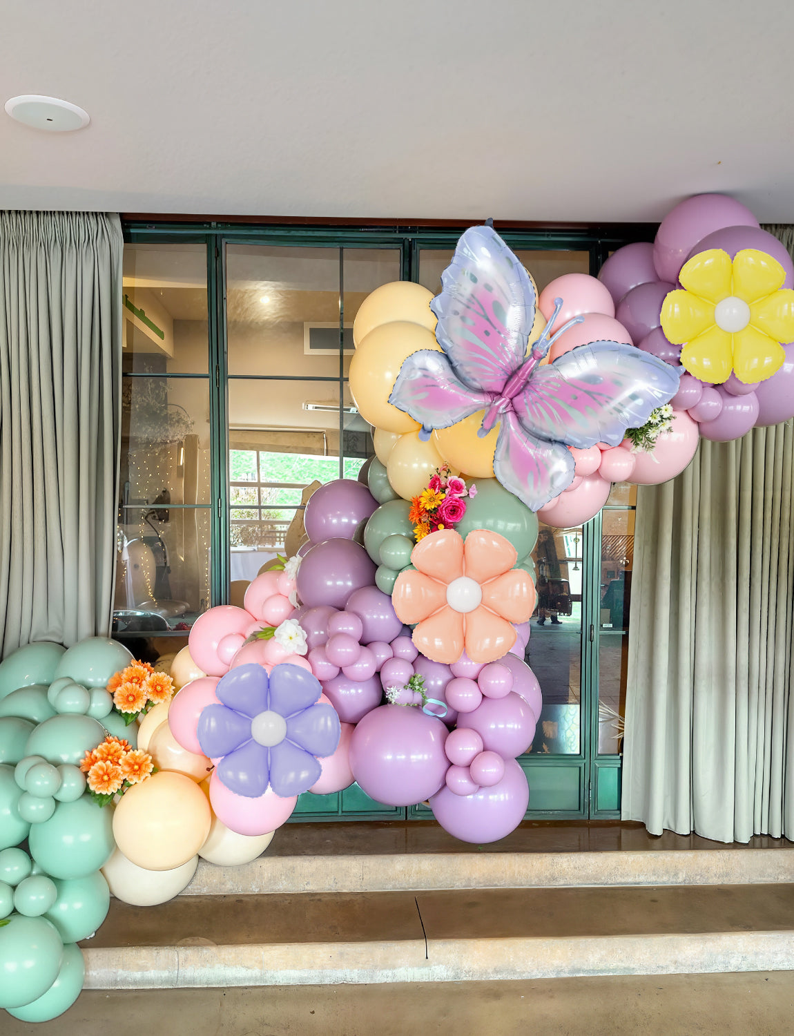 Butterfly Balloon Arch Kit Garland - 141Pcs Pastel Daisy Balloons Arch with Butterfly Foil Balloon Different Sizes Pastel Balloons for Easter Birthday Spring Baby Shower Boho Party Decorations