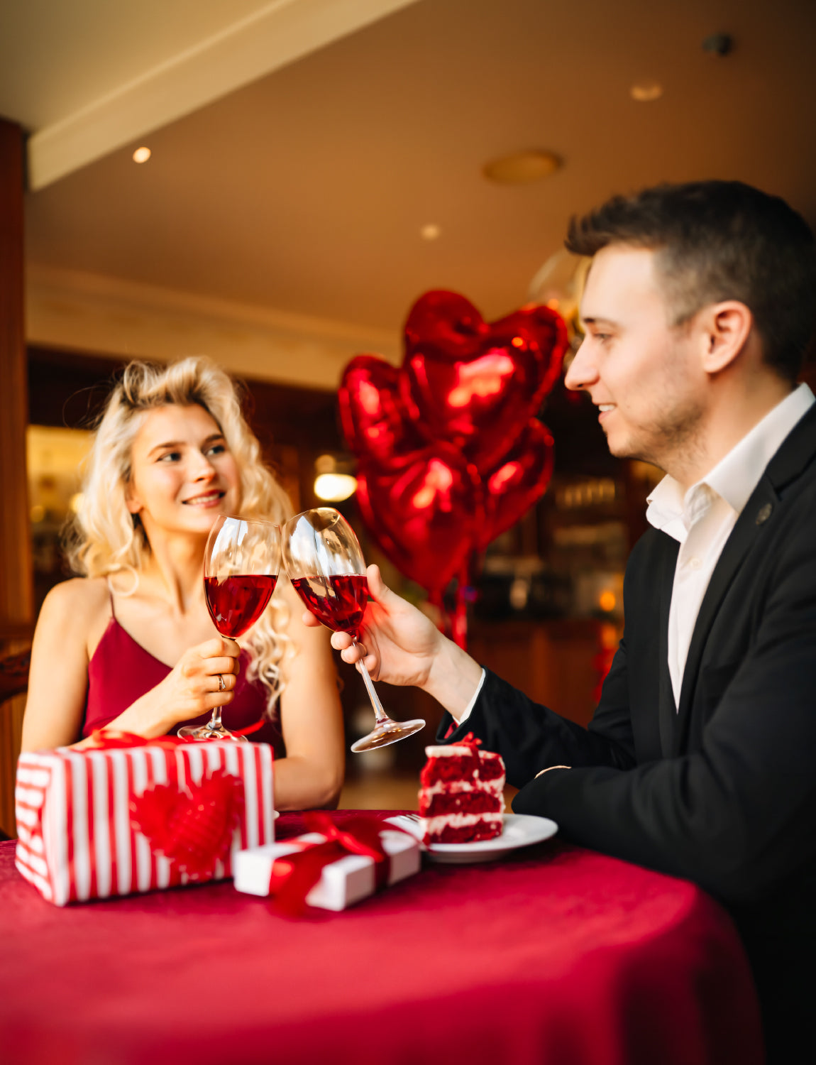Adeyoo I Love You Balloons Decorations for Her Him - 18 Inch Heart Balloons with Rose Petals, Red Valentines Foil Balloon for Romantic Valentines Wedding Anniversary Proposal Engagement Party Supplies