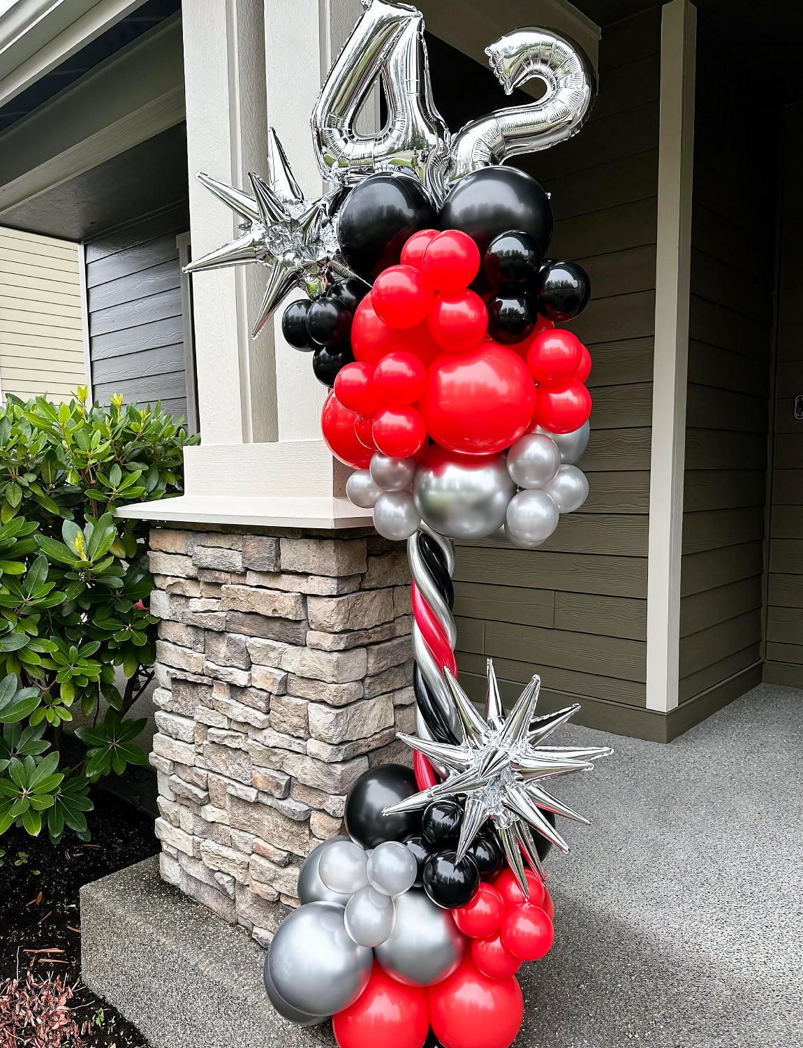 Adeyoo Red and Black Balloon Arch Kit Garland - Red Black Silver Balloons Arch Kit with Explosion Star Balloons, Confetti Latex Balloon for Birthday Poker Card Anniversary Graduation Party Decorations